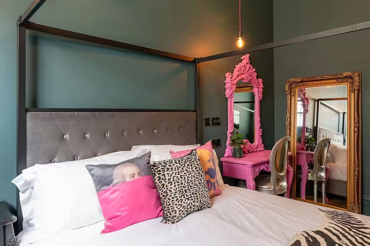 1 bedroom, internet, bed sheets