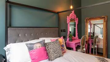 1 bedroom, internet, bed sheets