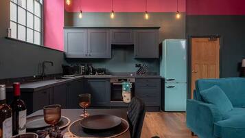 Fridge, microwave, oven, stovetop