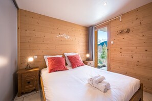 3 chambres, fer et planche à repasser, Wi-Fi gratuit, draps fournis