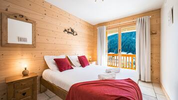 3 chambres, fer et planche à repasser, Wi-Fi gratuit, draps fournis