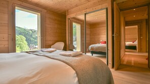 5 habitaciones, tabla de planchar con plancha y wifi gratis 