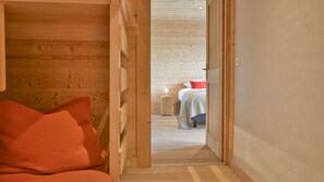 5 bedrooms, iron/ironing board, free WiFi, bed sheets