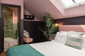 1 soverom, strykejern/-brett, internettilgang og sengetøy