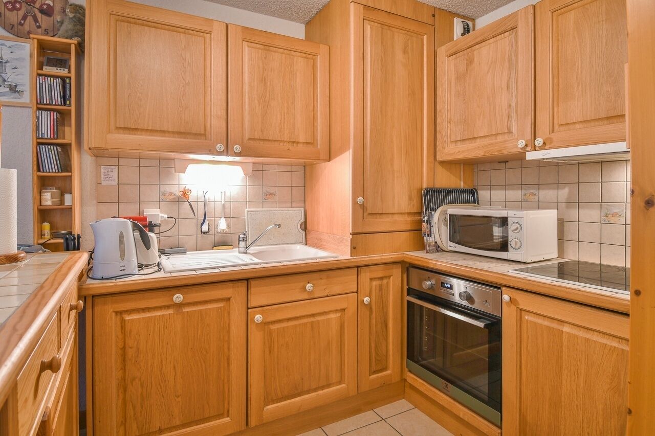 Kjøleskap, mikrobølgeovn, ovn og oppvaskmaskin