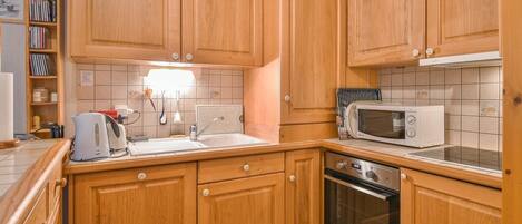 Réfrigérateur, micro-ondes, four, lave-vaisselle