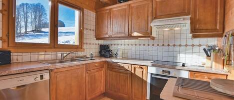 Réfrigérateur, micro-ondes, four, lave-vaisselle