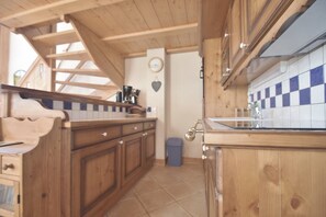 Réfrigérateur, micro-ondes, four, lave-vaisselle