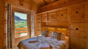 7 bedrooms, free WiFi, bed sheets