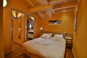 5 chambres, fer et planche à repasser, Wi-Fi gratuit, draps fournis