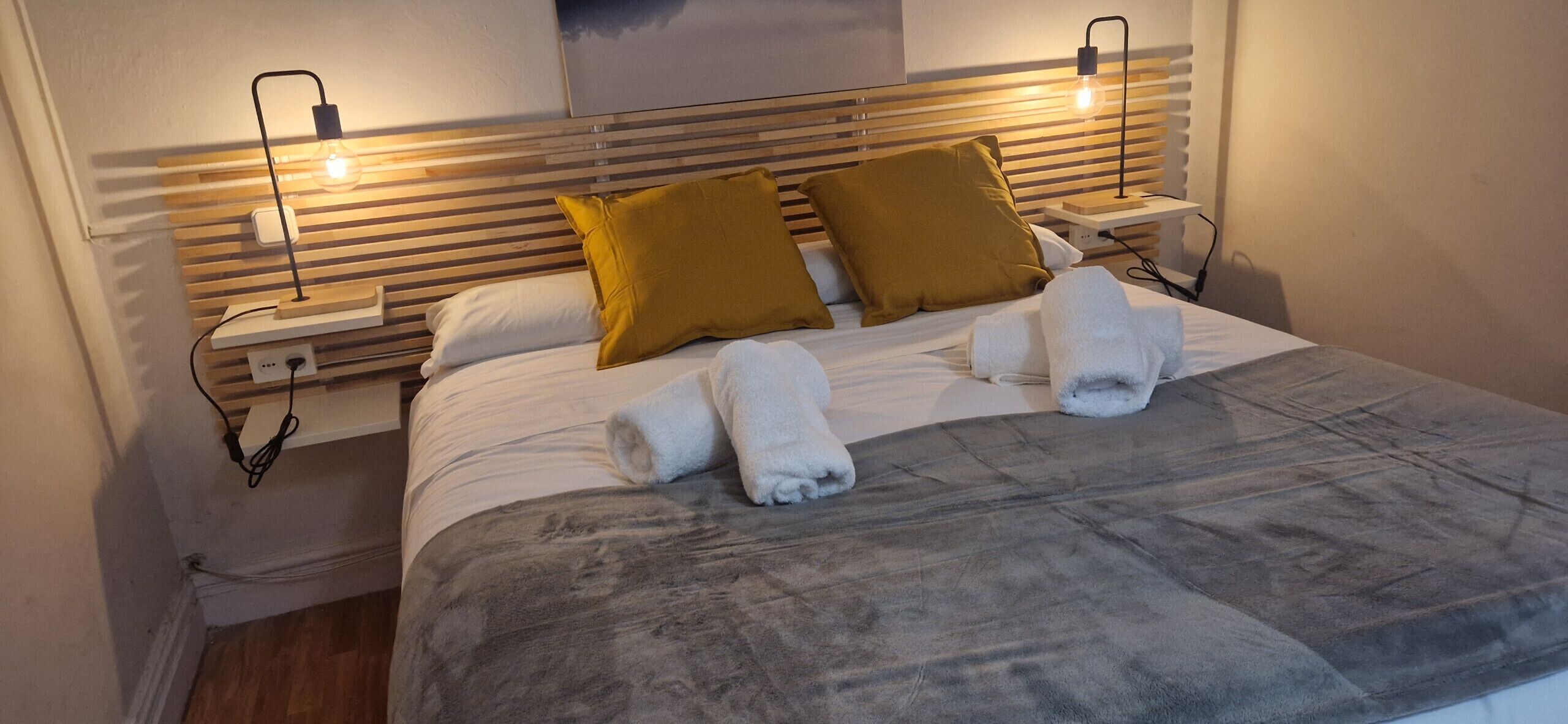 2 bedrooms, iron/ironing board, bed sheets