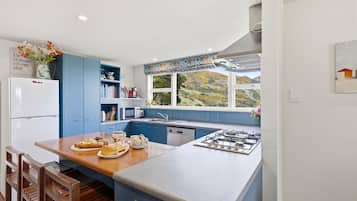 Fridge, microwave, dishwasher, coffee/tea maker