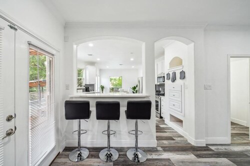 Pool, Games & BBQ Luxury Texas Home 4 bedroom