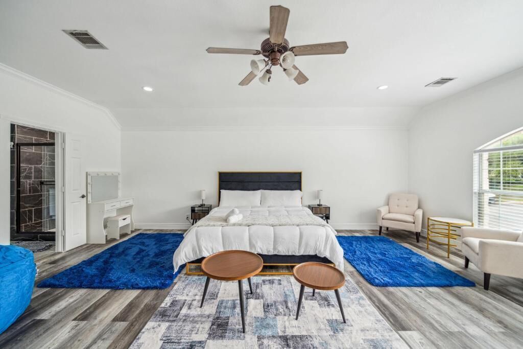 4 chambres, fer et planche à repasser, Wi-Fi, draps fournis