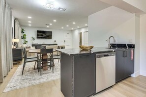 Interior - Cozy and Comfortable Home (Coral Springs)