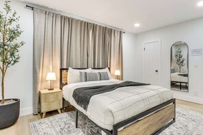 2 bedrooms, iron/ironing board, internet, bed sheets - Cozy and Comfortable Home (Coral Springs)