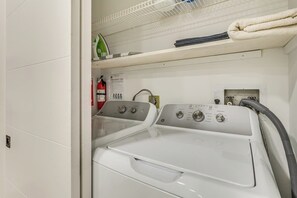 Interior - Cozy and Comfortable Home (Coral Springs)