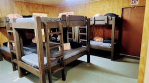 4 Schlafzimmer, Bügeleisen/Bügelbrett, WLAN, Bettwäsche