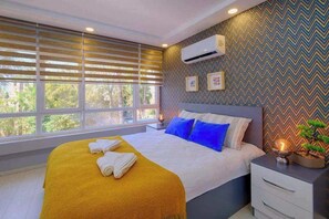 2 bedrooms, WiFi - Urban View Modern Flat Steps from Kaleici Near Sea (Antalya)