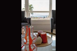 Interior - Chic Sea View Flat with Kaleici View Near Beach (Antalya)