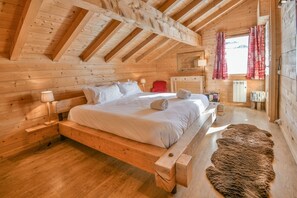 4 bedrooms, free WiFi, bed sheets
