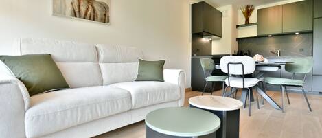 Télévision, chaîne hi-fi