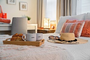 3 soverom, skrivebord, strykejern/-brett og wi-fi (inkludert)