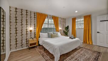 3 Schlafzimmer, Schreibtisch, Bügeleisen/Bügelbrett, Reisekinderbett