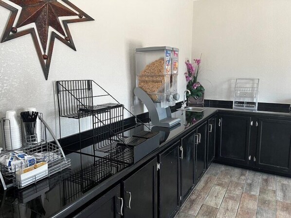 Free daily continental breakfast 