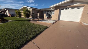 Exterior detail - Family 2BR Oasis w/Private Pool & HDTV, PAWsitive (Port Richey)