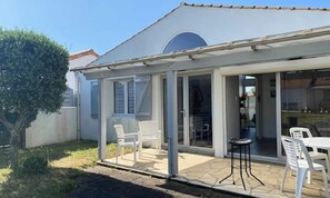 Outdoor dining - Sh04056 The Little Sionnaise (Saint-Hilaire-de-Riez)