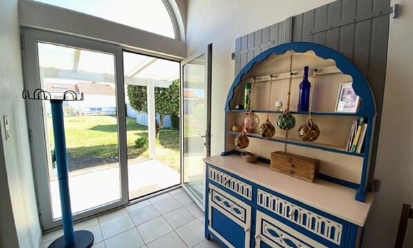 Interior - Sh04056 The Little Sionnaise (Saint-Hilaire-de-Riez)