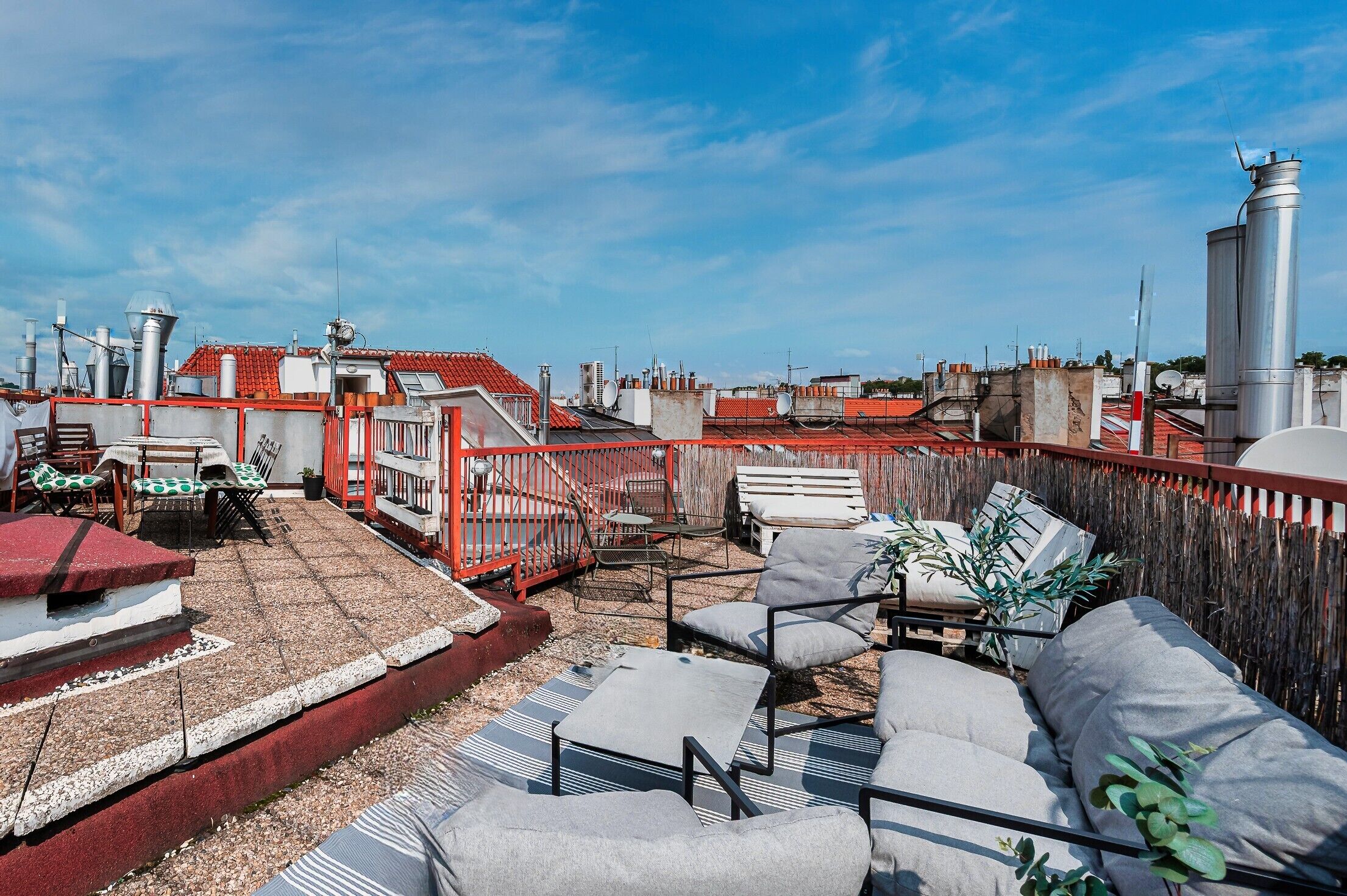 Apartament superior, pati, vistes a la ciutat | Terrassa o pati