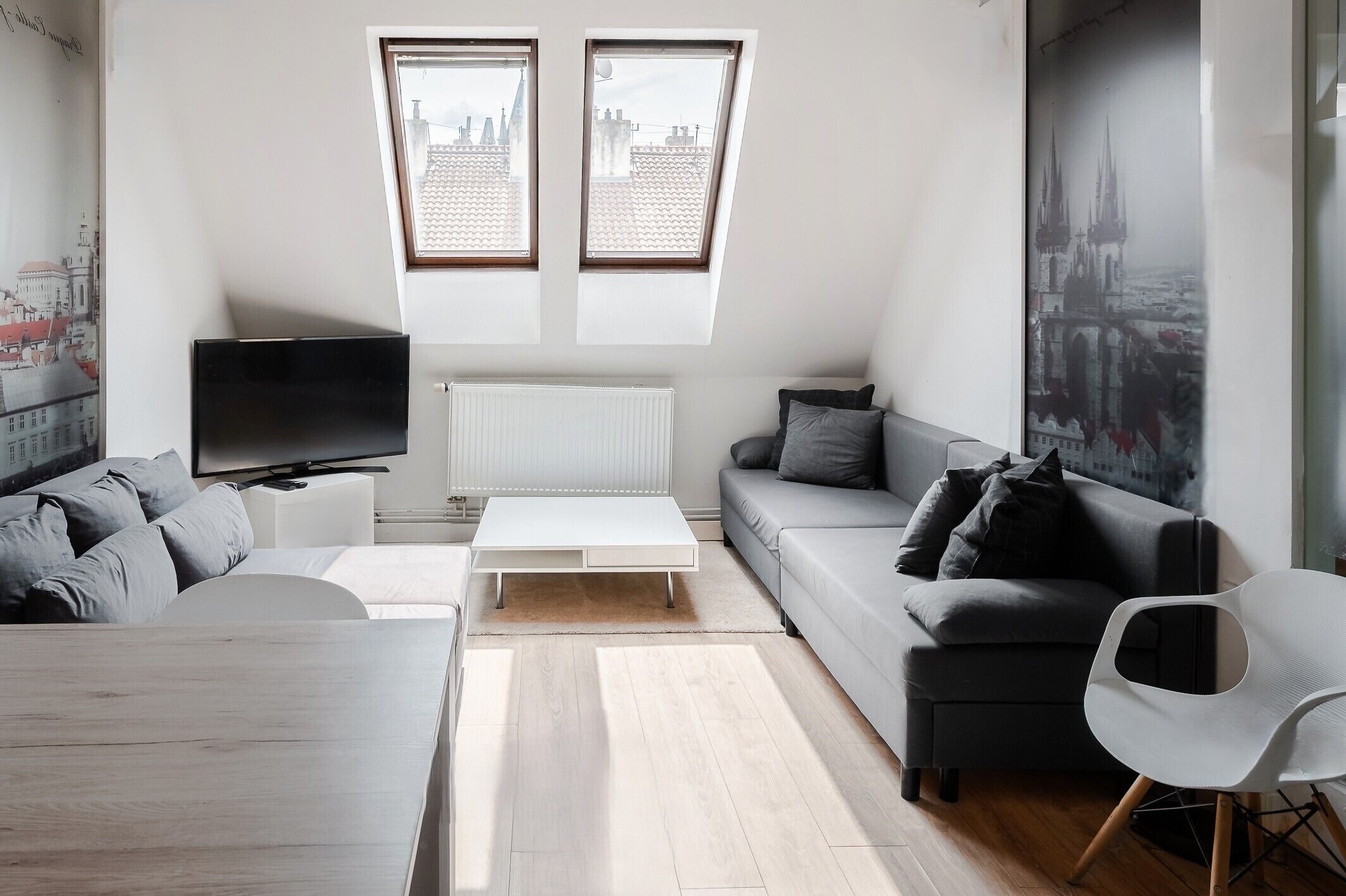 Apartament superior, vistes a la ciutat | Sala d'estar