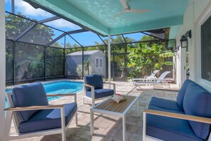 Een buitenzwembad, een verwarmd zwembad