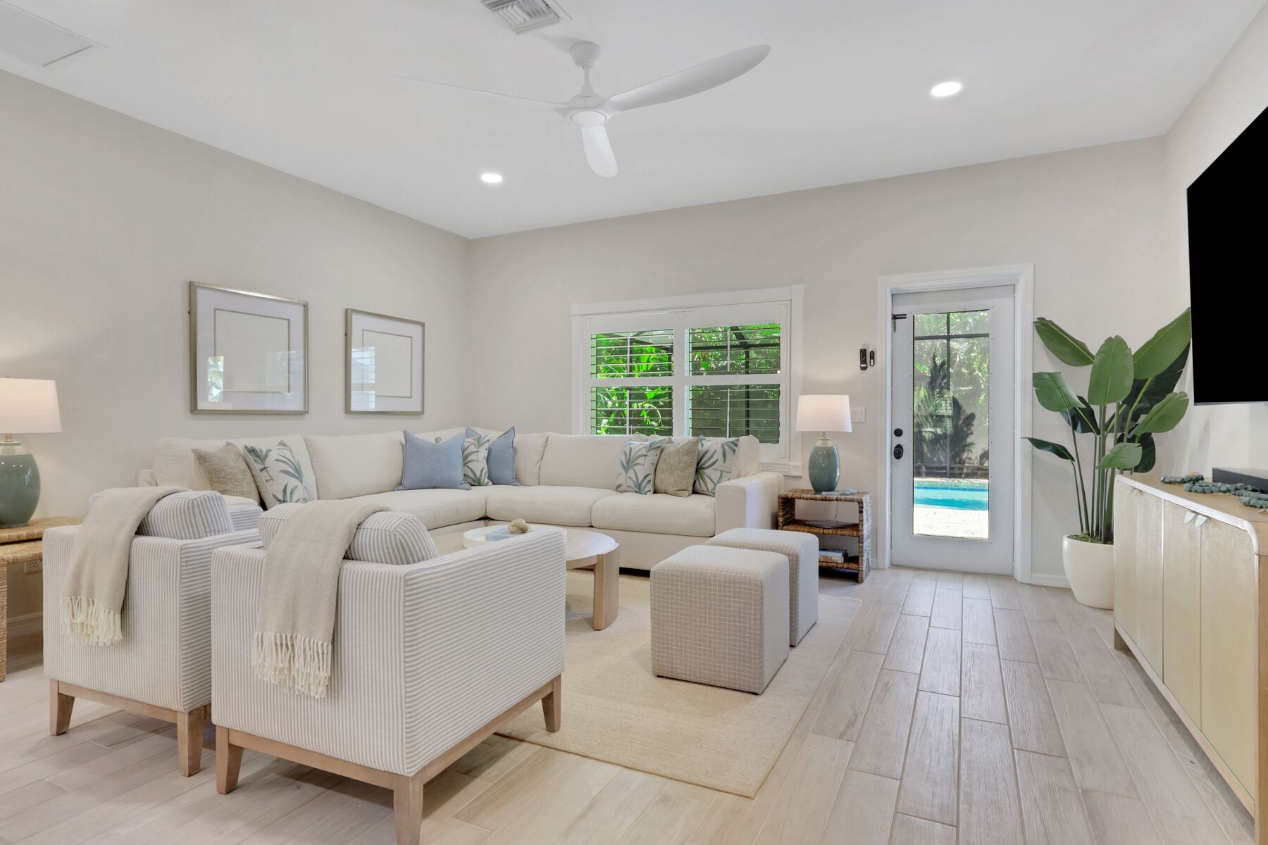 Smart TV, table tennis