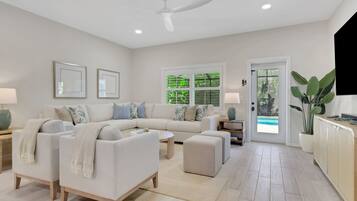 Smart TV, table tennis