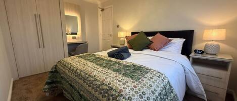 4 chambres, fer et planche Ă repasser, Wi-Fi, literie fournie