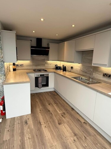 Luxury 4 Bedroom Townhouse In Stirling