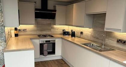 Luxury 4 Bedroom Townhouse In Stirling