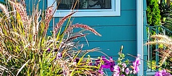 Charming 1-bedroom cottage on Lake Lashaway in East Brookfield.