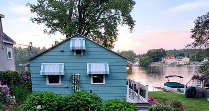 Charming 1-bedroom cottage on Lake Lashaway in East Brookfield.