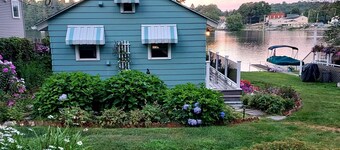 Charming 1-bedroom cottage on Lake Lashaway in East Brookfield.