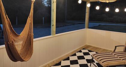 "Tiny house" cottage on private acreage with water access in Port Haywood