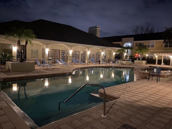 Piscine extérieure, piscine chauffée