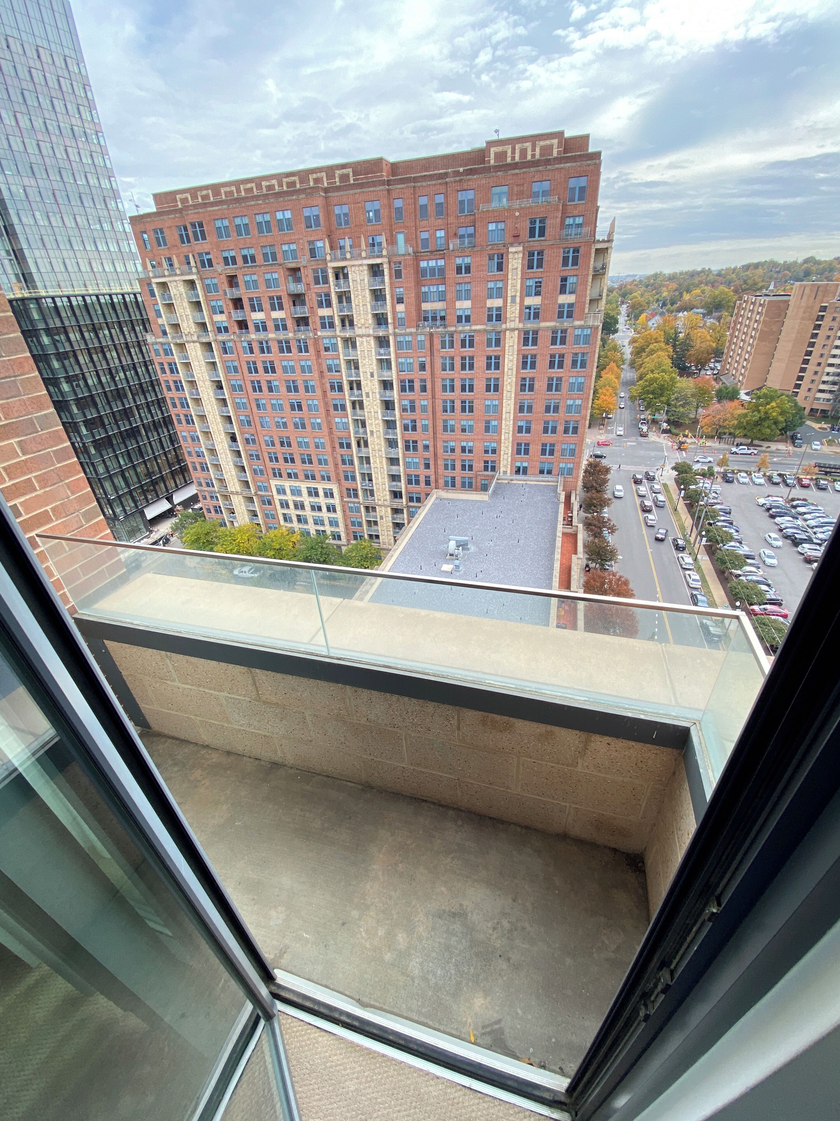 المنطقة المحيطة بالمنشأة