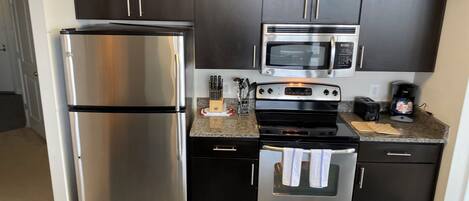 Mikrowelle, Ofen, Herdplatte, Geschirrspüler