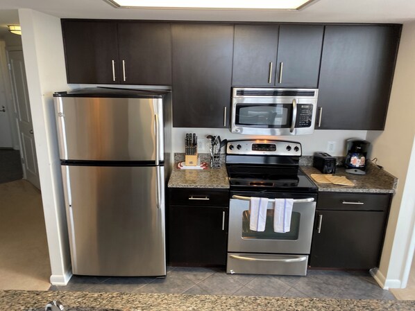 Microwave, oven, stovetop, dishwasher - NEW Listing in Pentagon City Includes 1 Free Garage Parking! (Arlington)