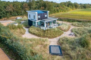 Exterior - Lovely 8-person Country House Between the Dune Pans (Den Burg)