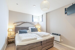 1 habitación, muebles diferentes y ropa de cama 